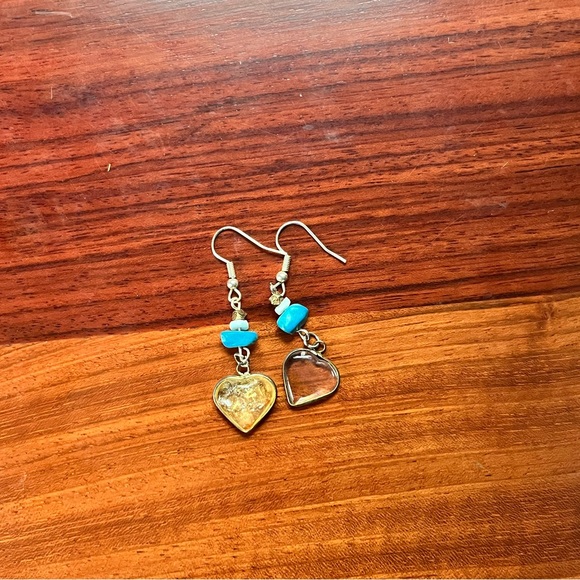 MISMATCHED HEART EARRINGS - Picture 3 of 3